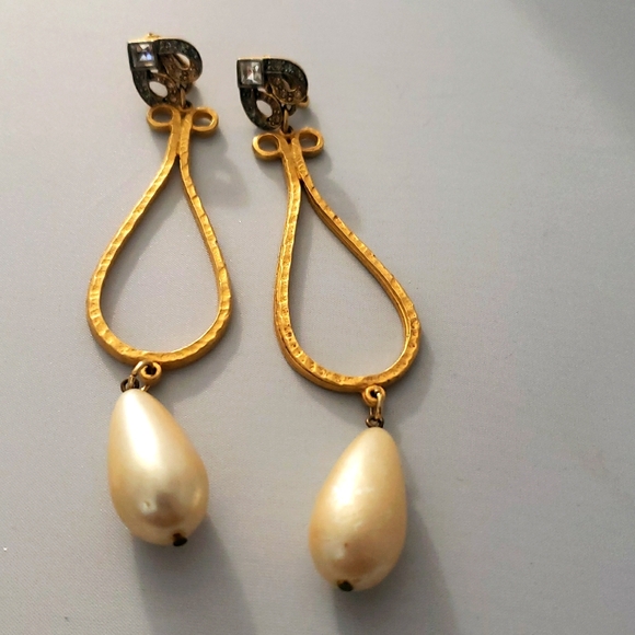 Elegant Vintage Gold and Cream Tear Drop Clip On Earrings 4